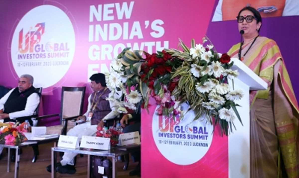 ओडीओपी कार्यक्रम चलाकर सशक्त यूपी ही नहीं, सशक्त भारत बना रहे हैं : स्मृति ईरानी